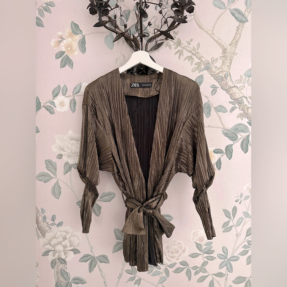 Zara Top - excellent condition, never worn